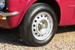 Image 22/50 of Alfa Romeo Giulia Nuova Super 1300 (1975)