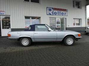 Bild 7/29 von Mercedes-Benz 380 SL (1983)