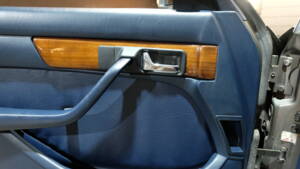 Immagine 28/31 di Mercedes-Benz 500 SEL (1987)