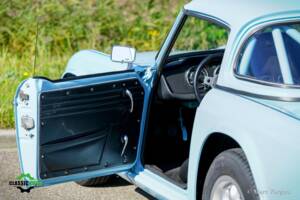 Image 4/43 of Triumph TR 4 (1962)