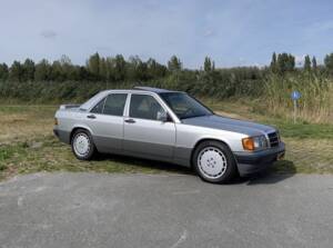 Image 1/8 of Mercedes-Benz 190 E (1993)