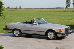 Image 36/50 de Mercedes-Benz 560 SL (1988)