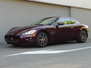Image 1/98 of Maserati GranTurismo 4.2 (2008)