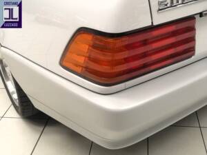 Image 15/54 of Mercedes-Benz 500 SL (1991)