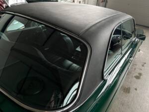 Image 9/47 of Jaguar XJ 6 C 4.2 (1976)