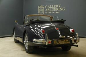 Image 2/50 of Jaguar XK 140 DHC (1955)