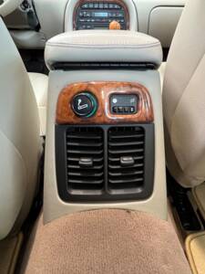 Image 48/50 of Jaguar XJ 8 Sovereign (2000)