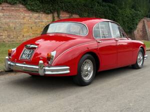 Image 6/36 of Jaguar Mk II 3.8 (1964)
