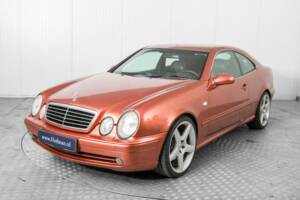 Image 17/50 of Mercedes-Benz CLK 430 (1999)