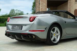 Bild 27/50 von Ferrari California T (2014)