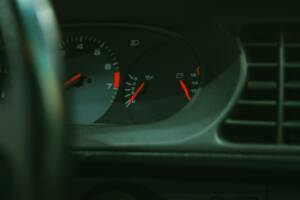 Image 32/45 of Porsche 944 S2 (1989)