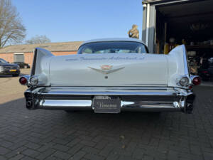 Imagen 6/34 de Cadillac 62 Sedan DeVille (1957)