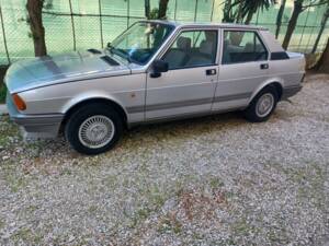 Bild 4/8 von Alfa Romeo Giulietta 1.6 (1984)