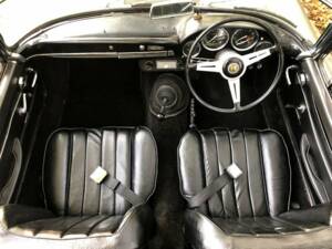 Image 40/50 of Alfa Romeo 2600 Spider (1964)