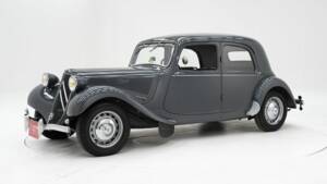 Image 1/15 de Citroën Traction Avant 11 BL (1950)