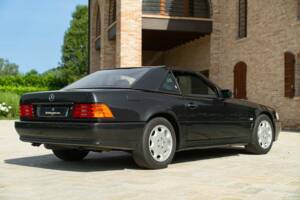 Image 7/50 of Mercedes-Benz 300 SL (1990)
