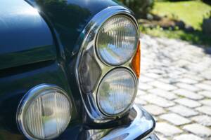 Image 14/17 de Mercedes-Benz 280 SE 3,5 (1970)