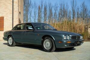 Bild 2/50 von Jaguar XJ 8 Executive (1997)