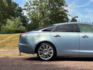 Image 35/50 of Jaguar XJ 5.0 (2011)