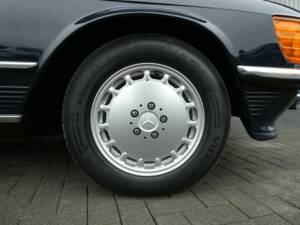 Image 24/25 of Mercedes-Benz 560 SL (1989)