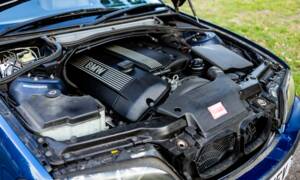 Image 5/38 of BMW 325i (2002)