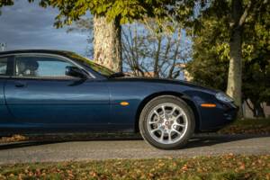 Bild 16/27 von Jaguar XKR (2001)