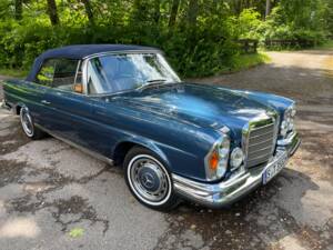 Bild 24/29 von Mercedes-Benz 280 SE 3,5 (1970)
