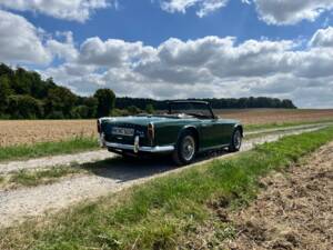 Image 2/18 of Triumph TR 4A IRS (1967)
