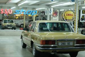 Image 9/50 de Mercedes-Benz 280 SE (1975)
