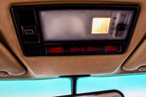 Bild 50/50 von Mercedes-Benz 190 D 2.5 Turbo (1989)