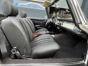 Image 43/100 of Mercedes-Benz 280 SL (1970)