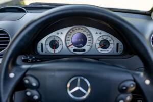 Image 42/50 of Mercedes-Benz CLK 55 AMG (2003)