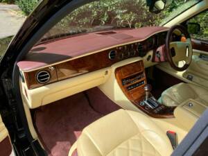 Image 20/50 of Bentley Arnage T (2002)