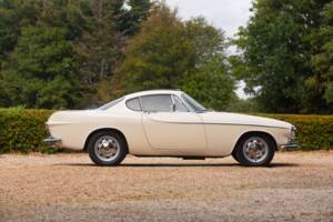 Image 11/50 of Volvo 1800 S (1966)