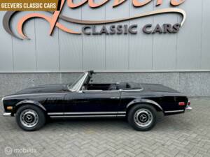 Afbeelding 2/10 van Mercedes-Benz 280 SL (1968)