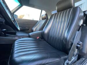 Image 9/21 of Mercedes-Benz 560 SL (1987)