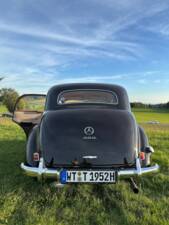 Image 6/30 de Mercedes-Benz 220 (1952)