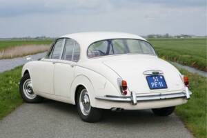 Obraz 2/50 pojazdu Jaguar 240 (1968)