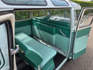 Image 17/24 of Volkswagen T1 Samba (1964)