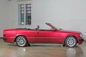 Bild 2/31 von Mercedes-Benz E 320 (1993)
