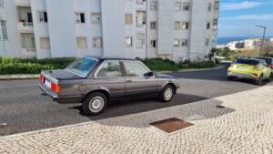 Image 44/100 of BMW 323i (1984)