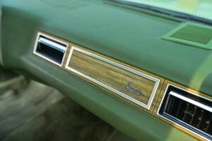 Image 35/44 of Chevrolet Impala (1974)