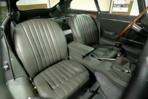 Image 35/50 de Jaguar Type E 4.2 (1966)