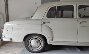 Bild 11/12 von Mercedes-Benz 220 S (1959)