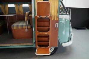 Image 16/50 of Volkswagen T1 panel van (1964)