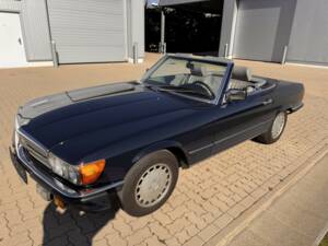Afbeelding 3/59 van Mercedes-Benz 560 SL (1986)