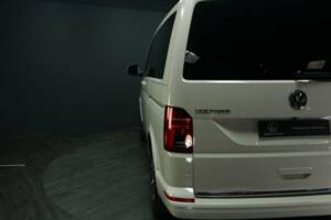 Image 29/50 of Volkswagen T6 Multivan 2.0 TDI (2020)