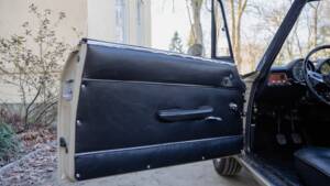 Image 32/54 of Alfa Romeo Giulia GT 1300 Junior (1972)