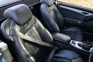 Image 30/45 of Mercedes-Benz SL 55 AMG (2004)
