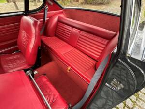 Image 20/28 of Volvo 1800 S (1965)